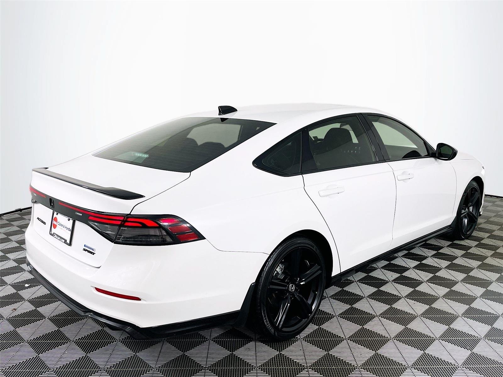 Used 2023 Honda Accord Sport image 11