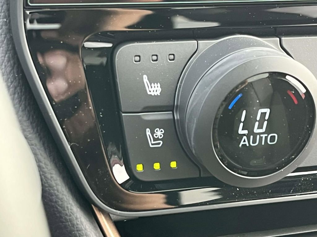 New 2026 Toyota Grand Highlander AWD Hybrid image 21