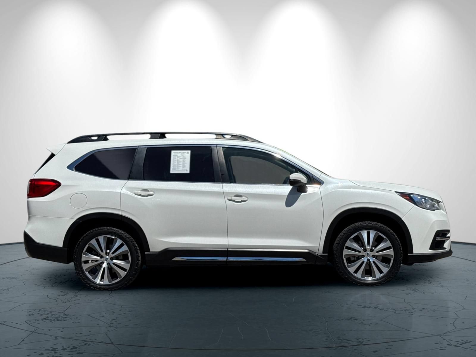 Used 2022 Subaru Ascent Limited w/ Technology Package AWD/4WD image 3