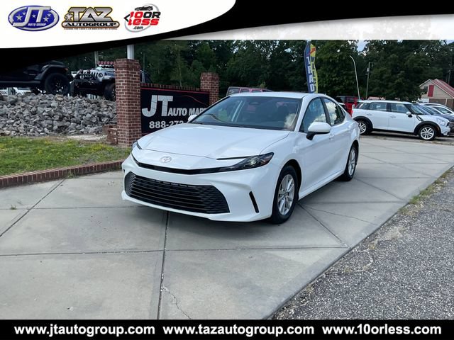 Used 2025 Toyota Camry LE FWD image 3
