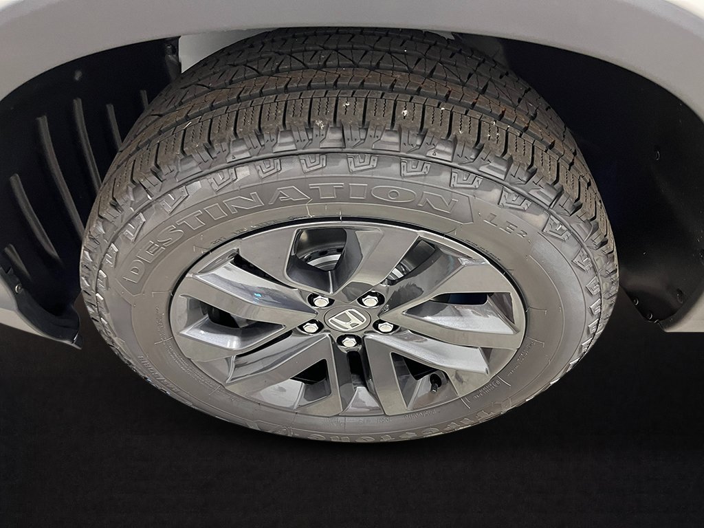 Used 2025 Honda Ridgeline Sport image 11