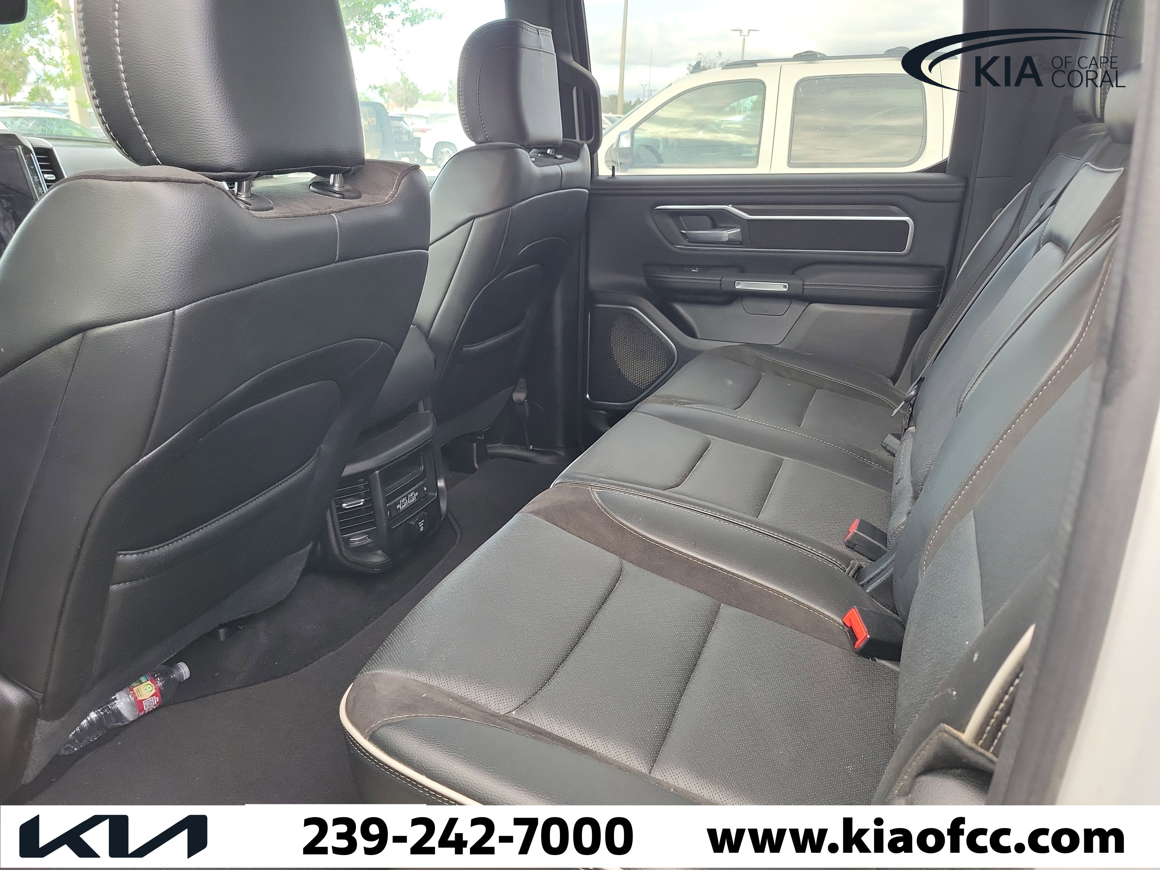Used 2025 RAM 1500 Laramie AWD/4WD image 8
