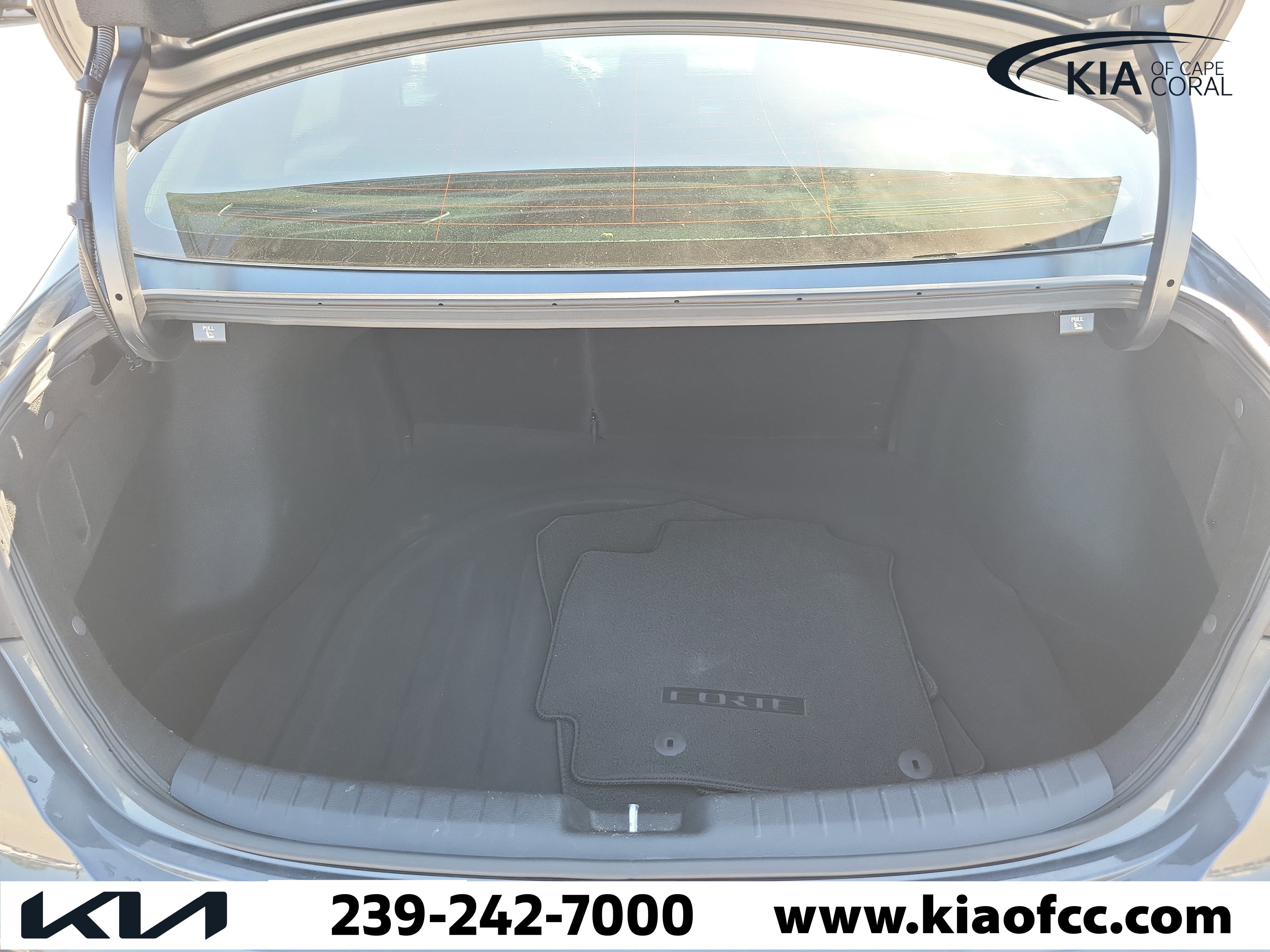 Certified 2022 Kia Forte LXS w/ LXS Technology Package FWD image 10