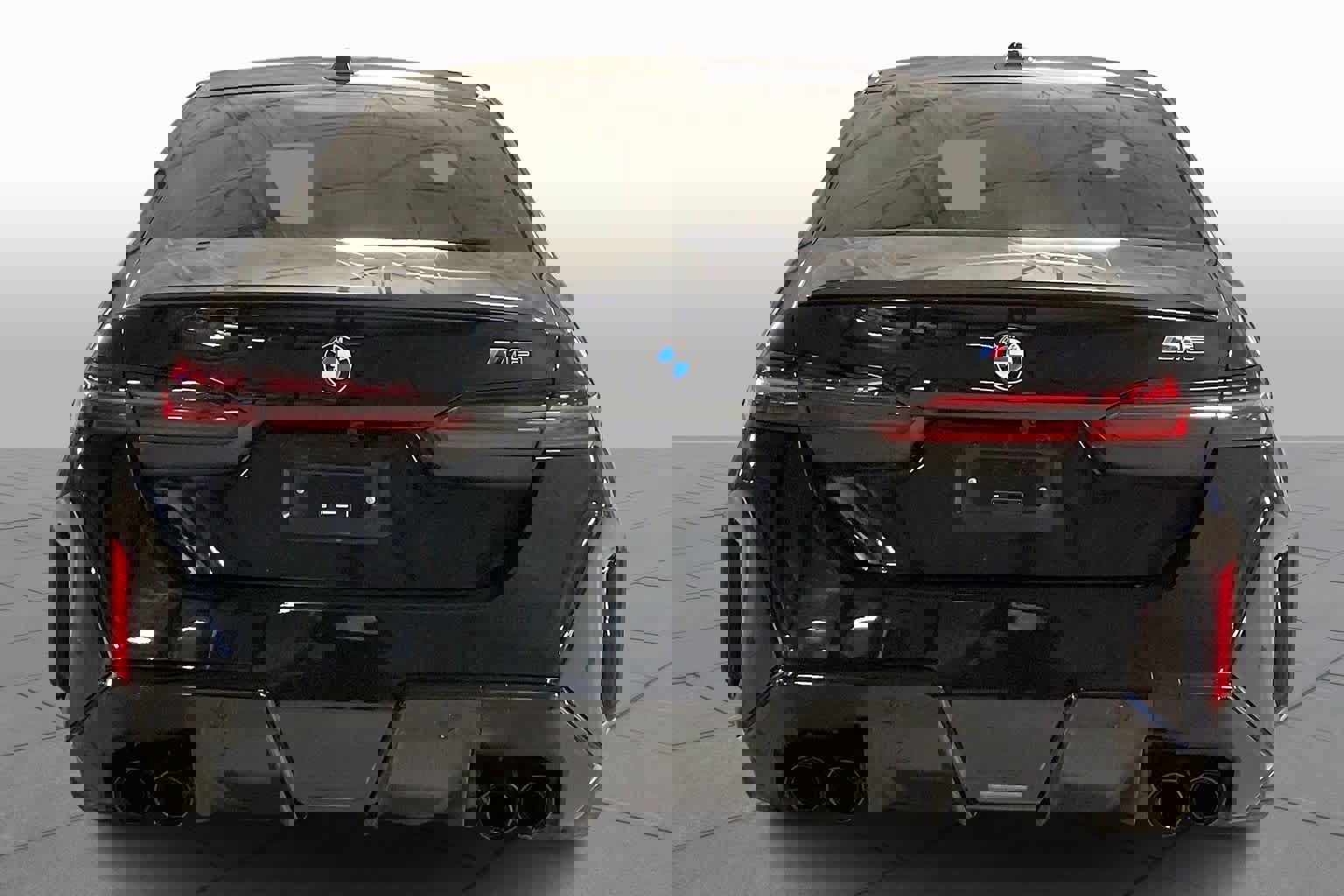 Used 2026 BMW M5 w/ Carbon Package image 4