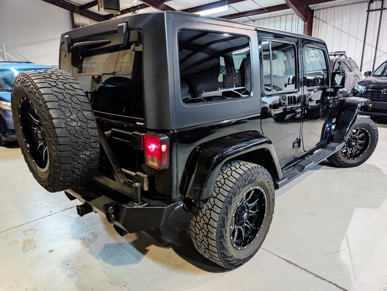 Used 2015 Jeep Wrangler Unlimited Sahara w/ Dual Top Group image 7