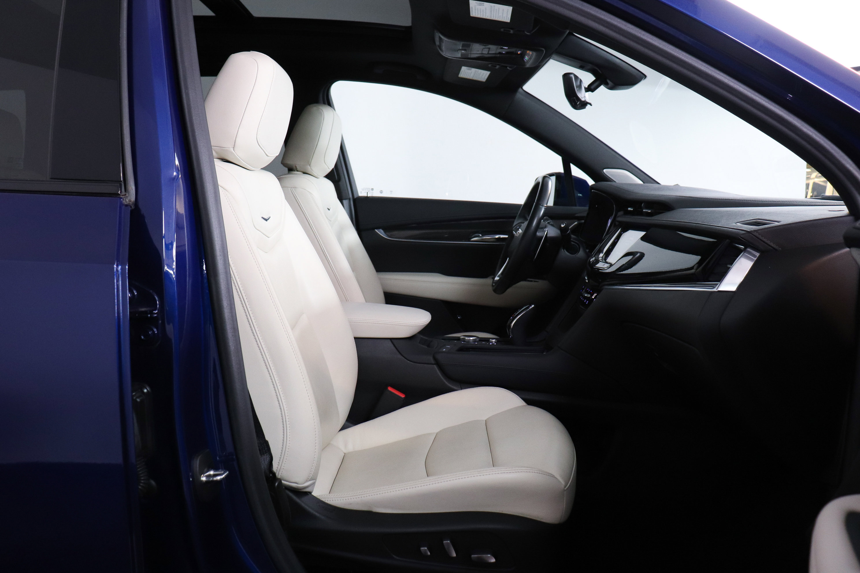 Used 2023 Cadillac XT6 Sport w/ Technology Package image 15