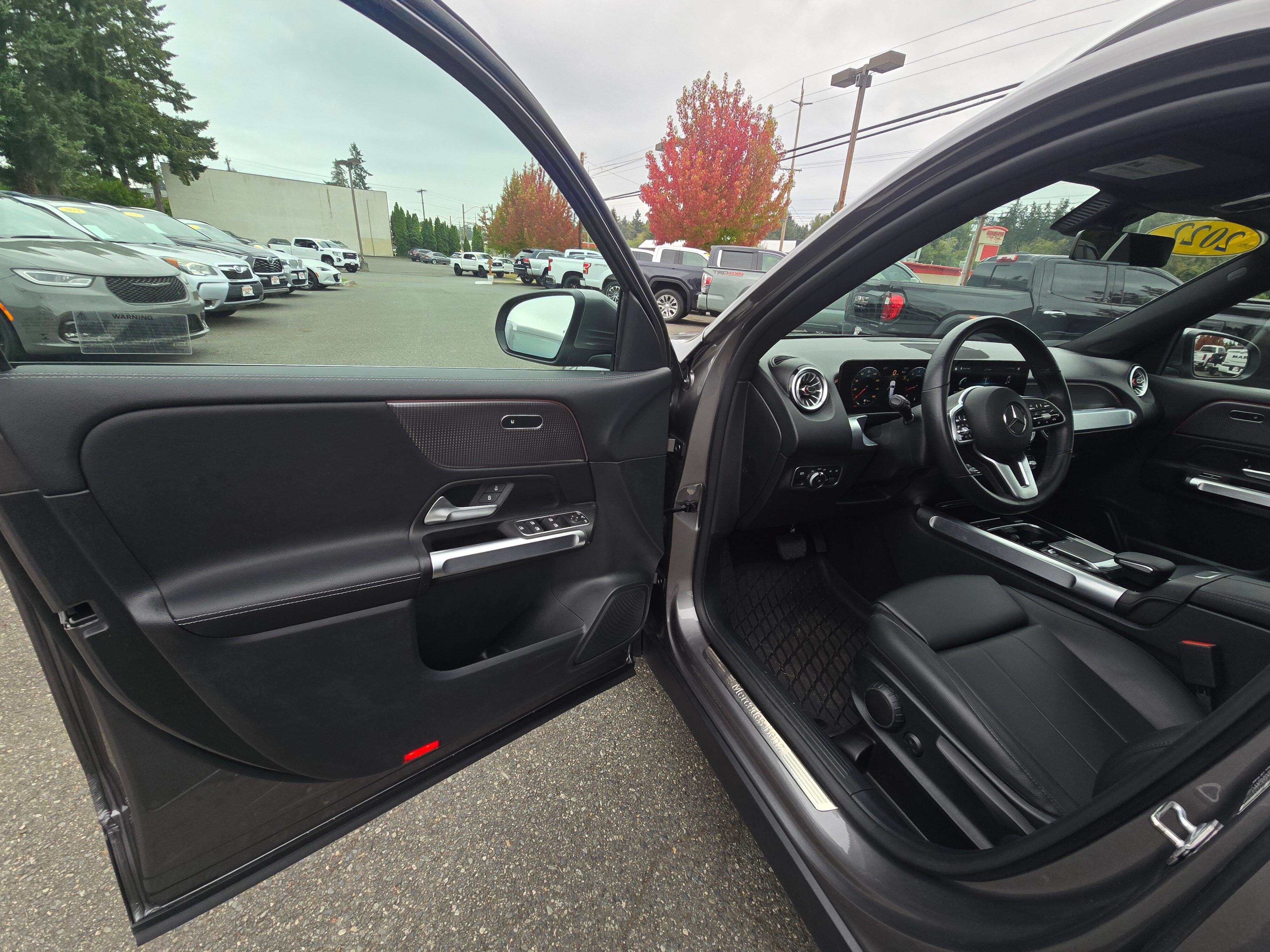 Used 2022 Mercedes-Benz GLB 250 4MATIC image 19