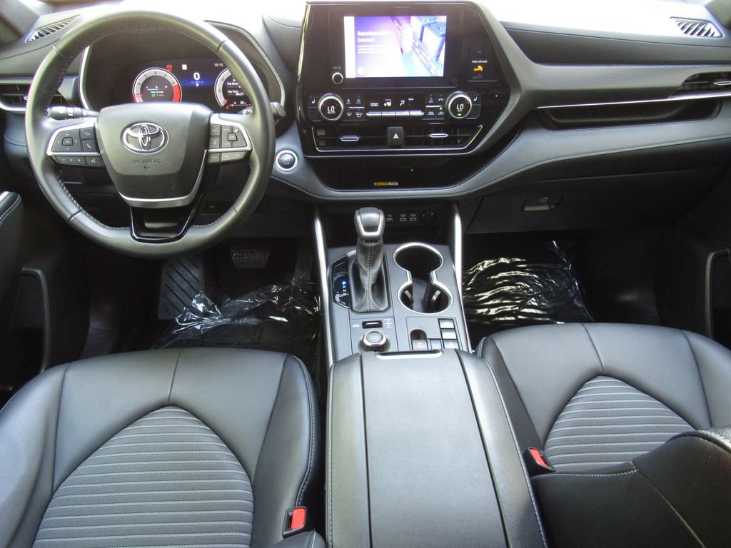 Certified 2025 Toyota Highlander XSE AWD/4WD image 34