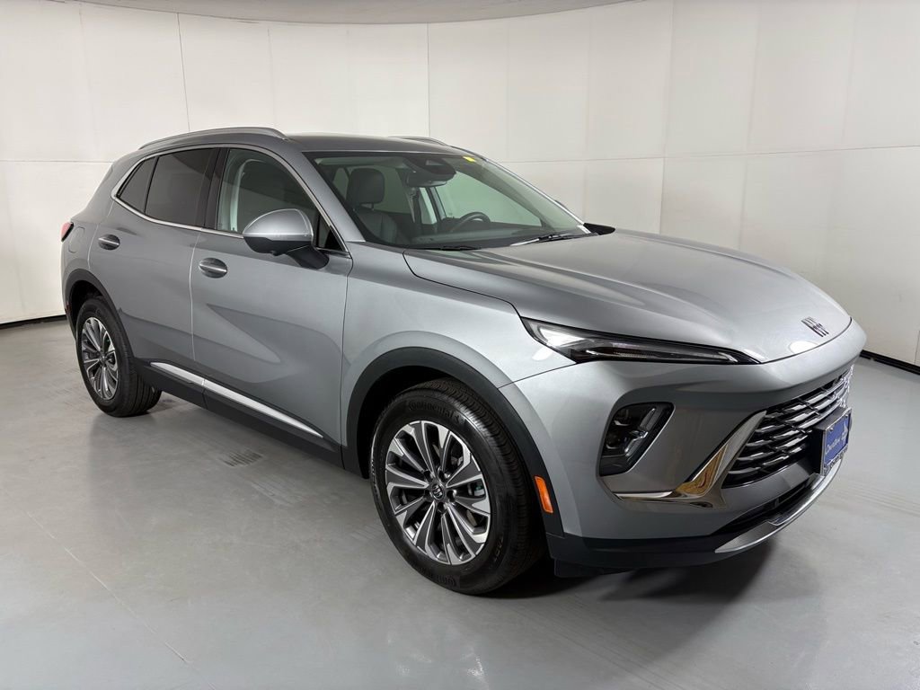 Used 2025 Buick Envision Preferred image 2