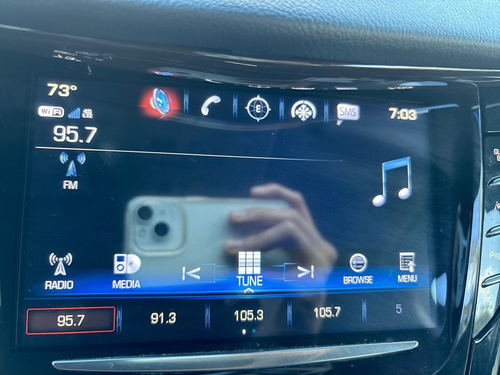 Used 2019 Cadillac Escalade ESV Luxury AWD/4WD image 12