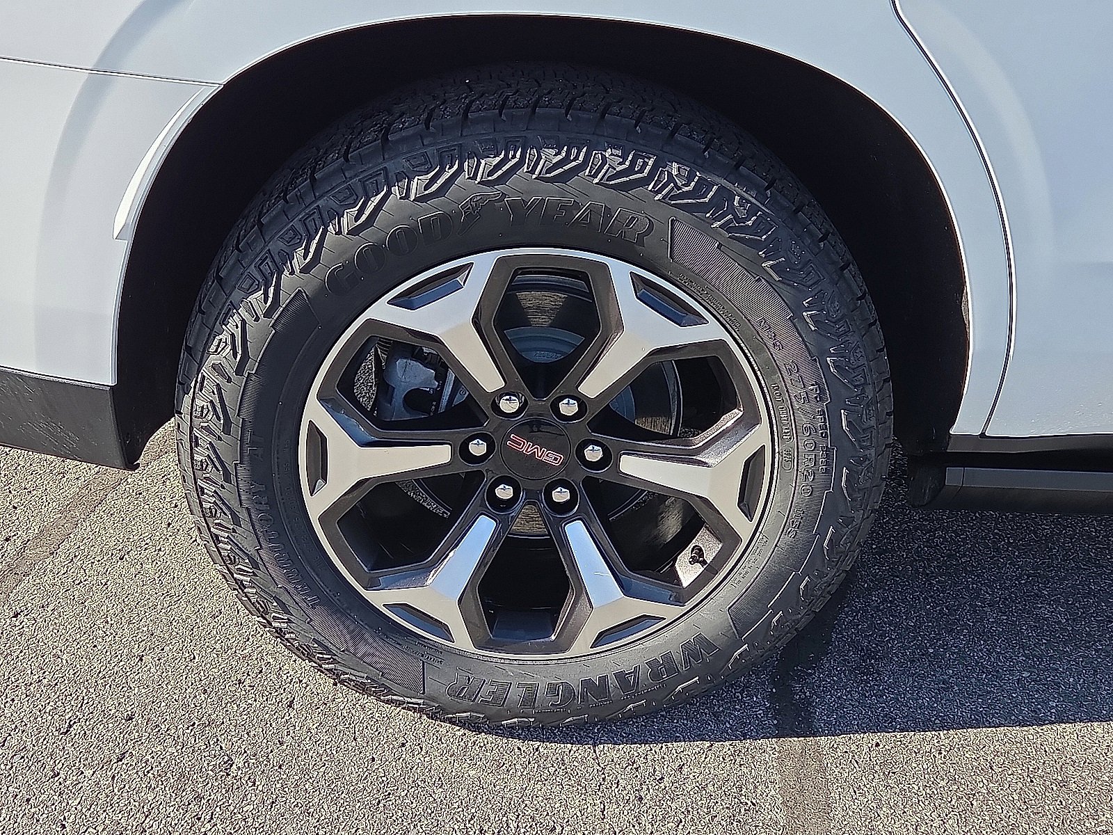 Used 2026 GMC Yukon AT4 Ultimate w/ LPO, Floor Liner Package image 7