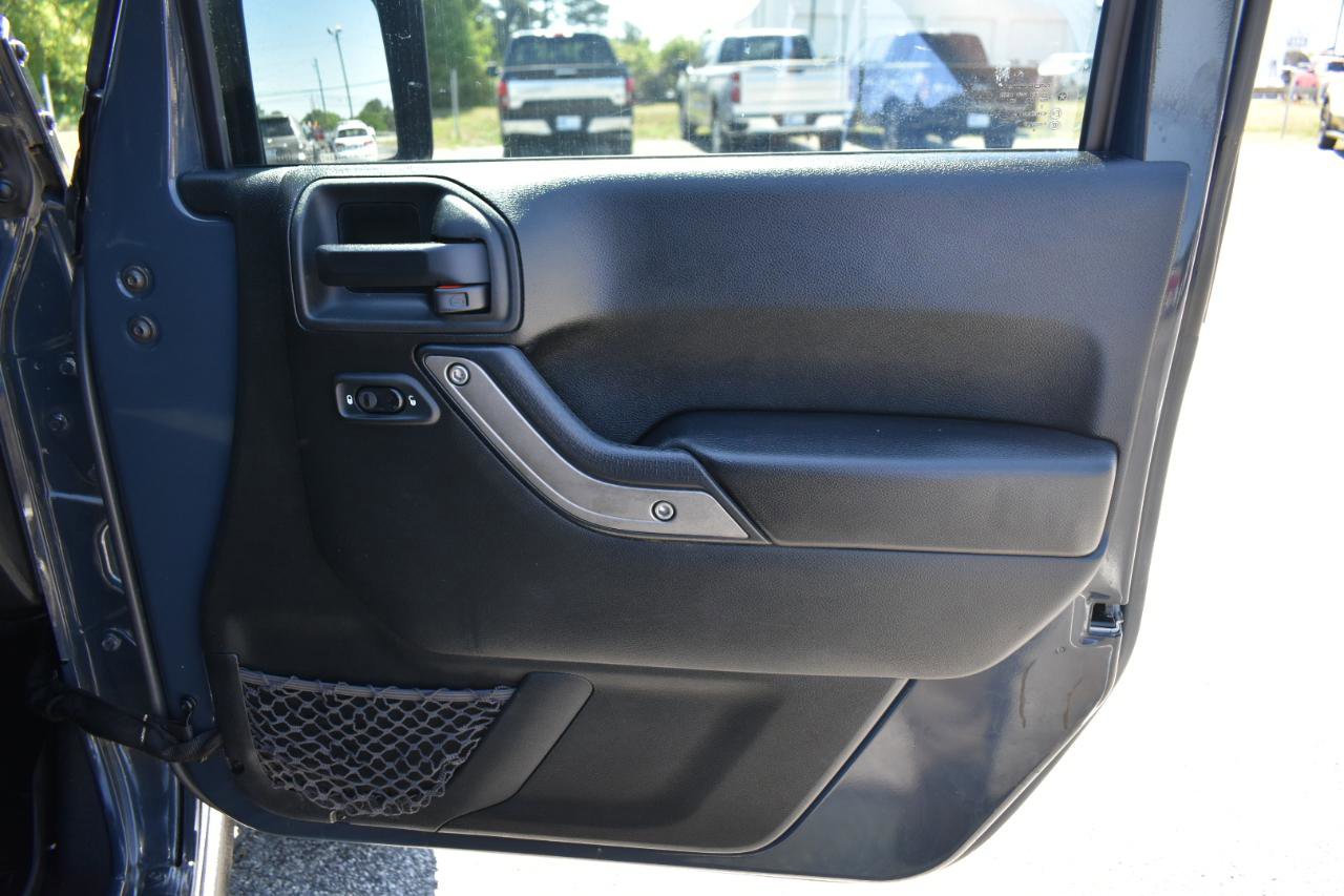 Used 2018 Jeep Wrangler Unlimited Sport S AWD/4WD image 38