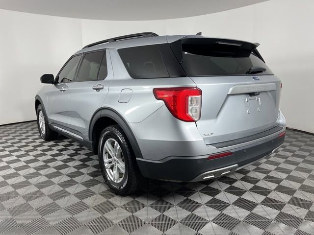 Used 2023 Ford Explorer XLT w/ Equipment Group 202A image 7