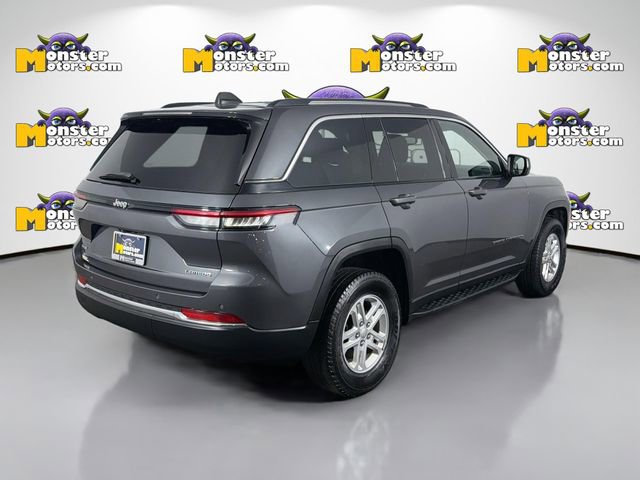 Used 2023 Jeep Grand Cherokee Laredo AWD/4WD image 5