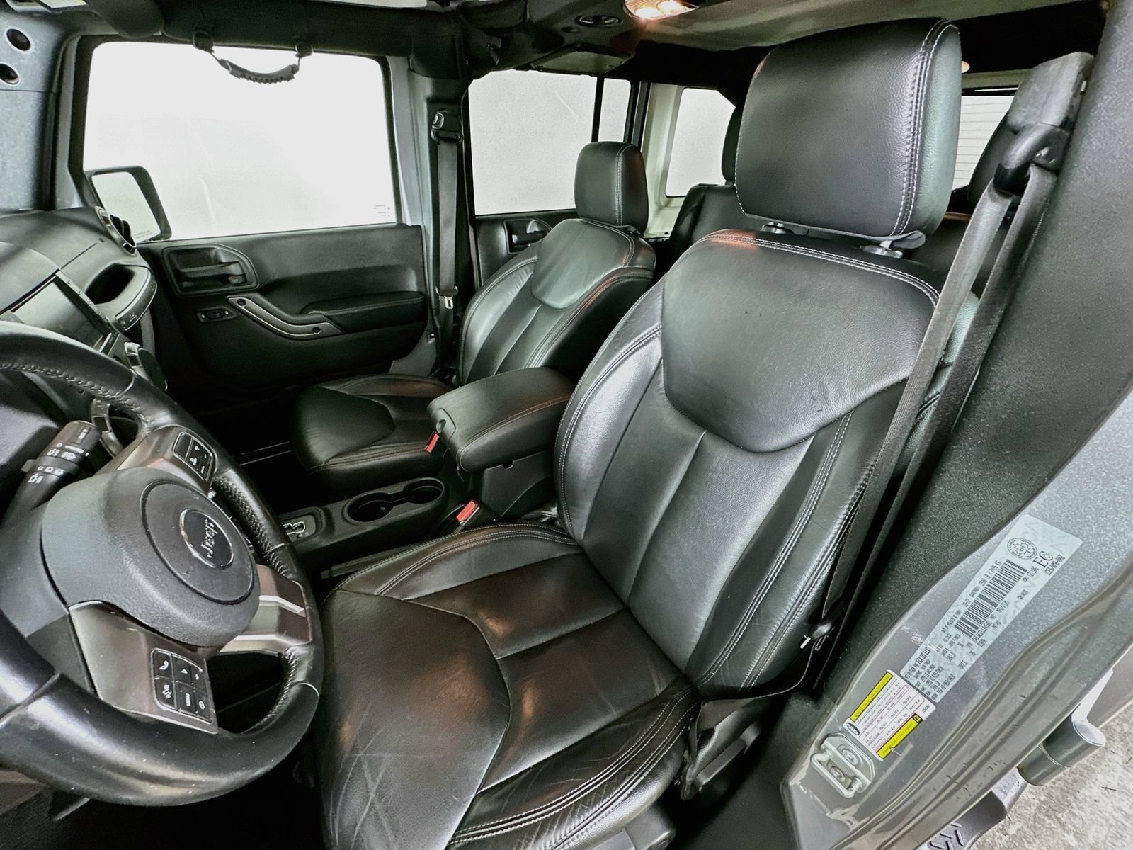 Used 2018 Jeep Wrangler Unlimited Sahara AWD/4WD image 30