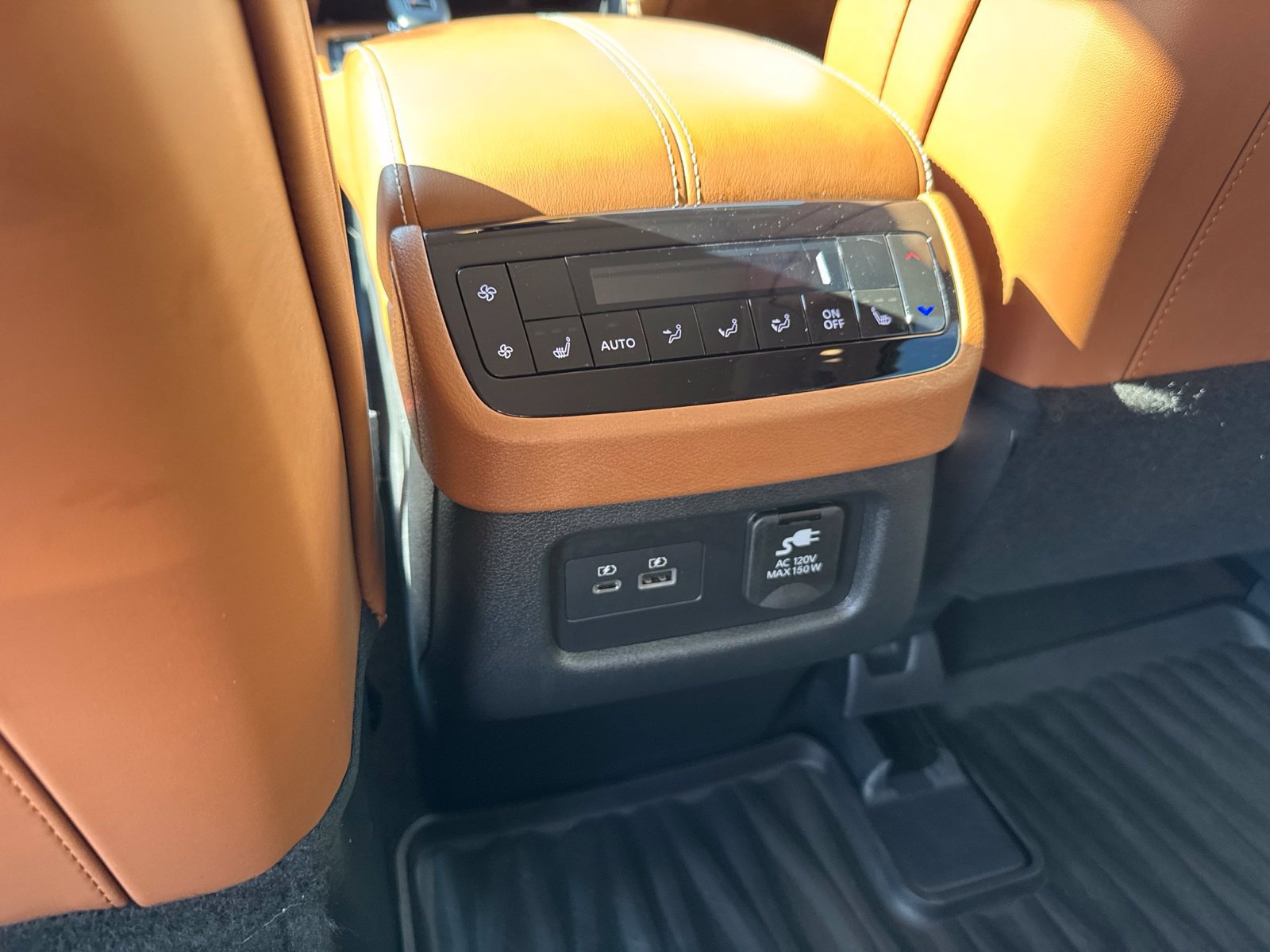 Used 2023 INFINITI QX60 Sensory w/ Vision Package AWD/4WD image 19