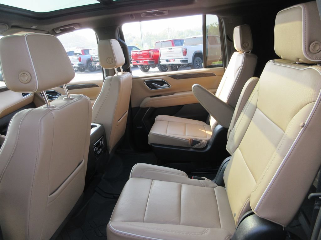 Certified 2023 Chevrolet Suburban Premier w/ Premium Package AWD/4WD image 24