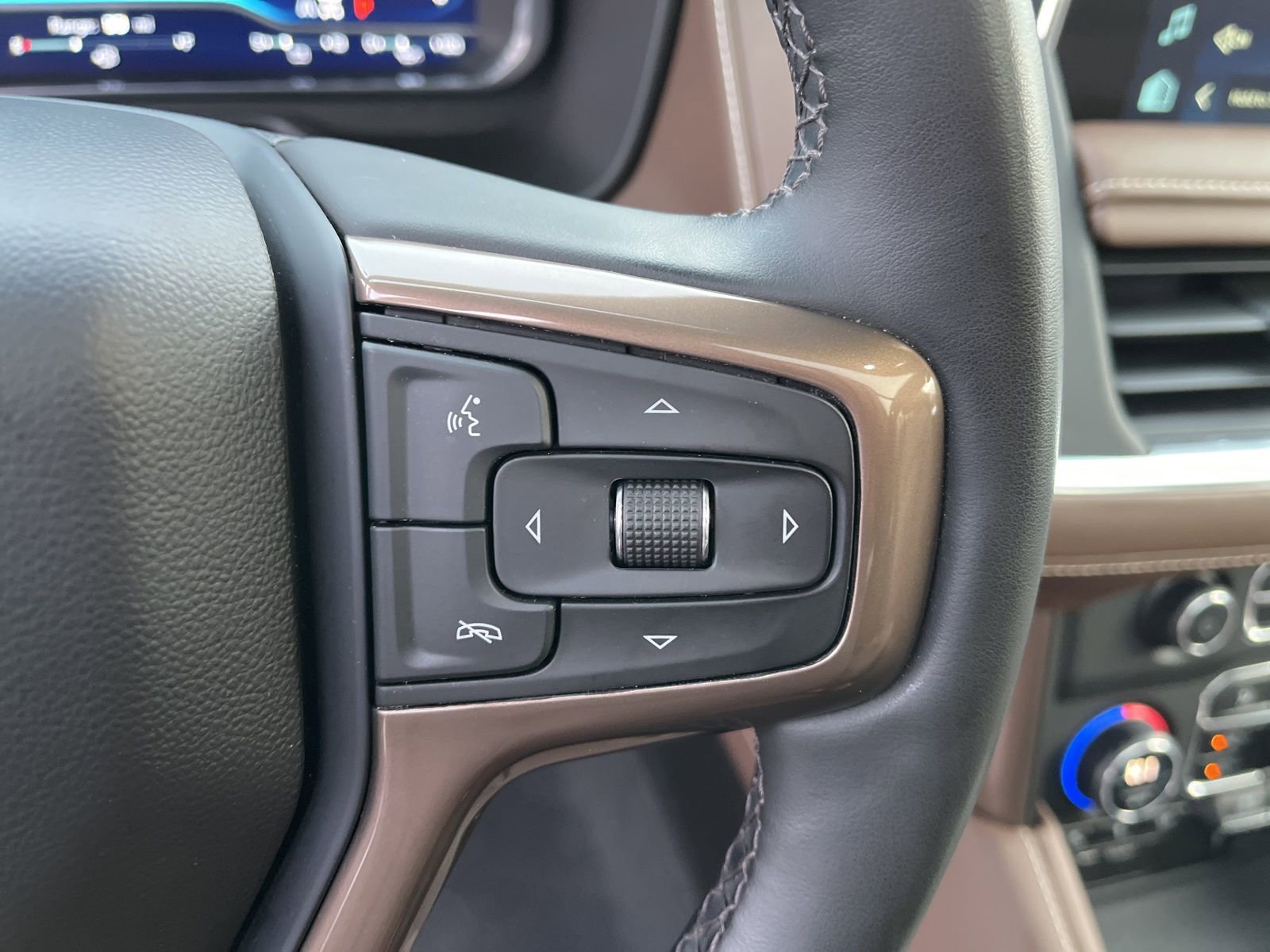 Certified 2023 Chevrolet Tahoe High Country w/ LPO, Illumination Package image 32