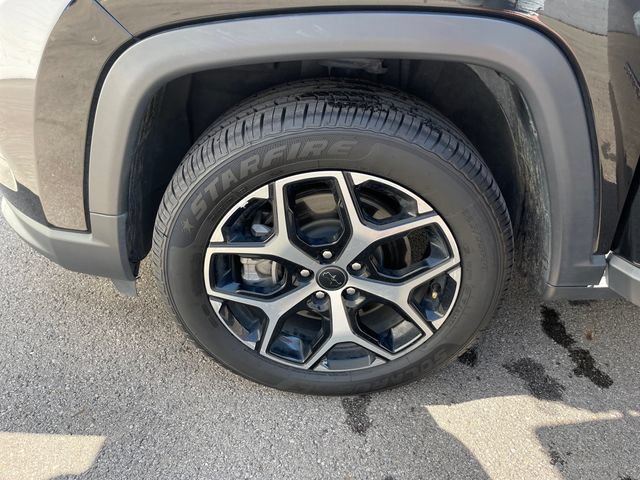 Used 2025 Jeep Compass Limited AWD/4WD image 18