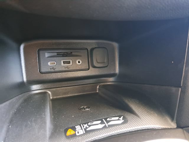 Used 2022 Chevrolet Equinox Premier AWD/4WD image 13