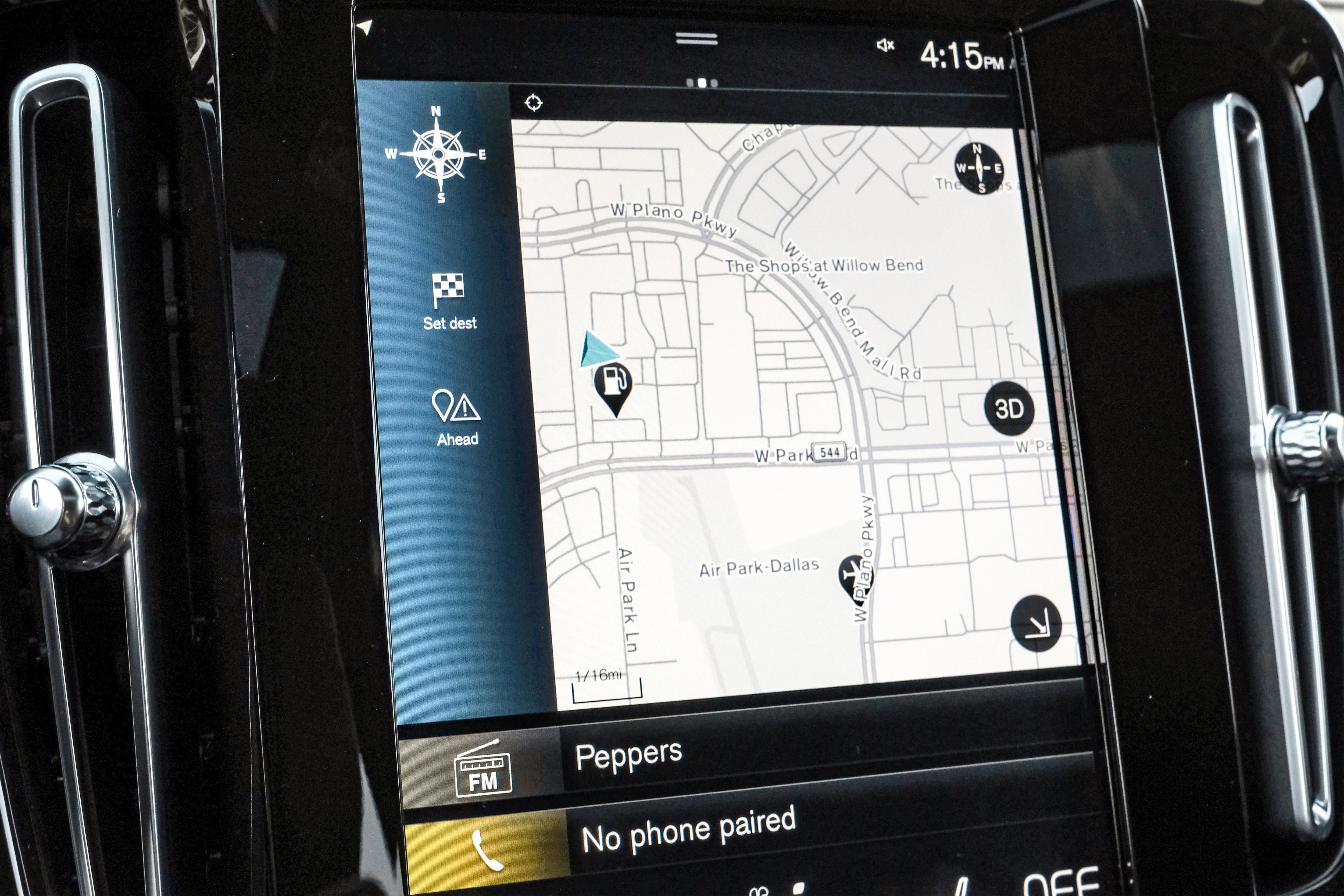 Used 2021 Volvo XC40 T4 R-Design image 22