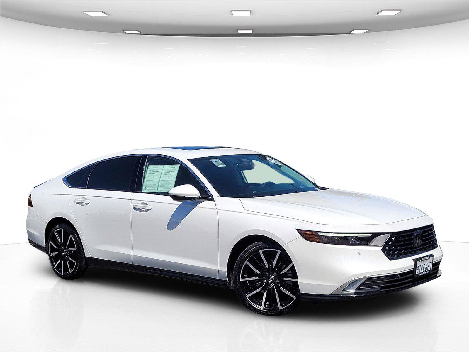 Used 2025 Honda Accord Touring image 4