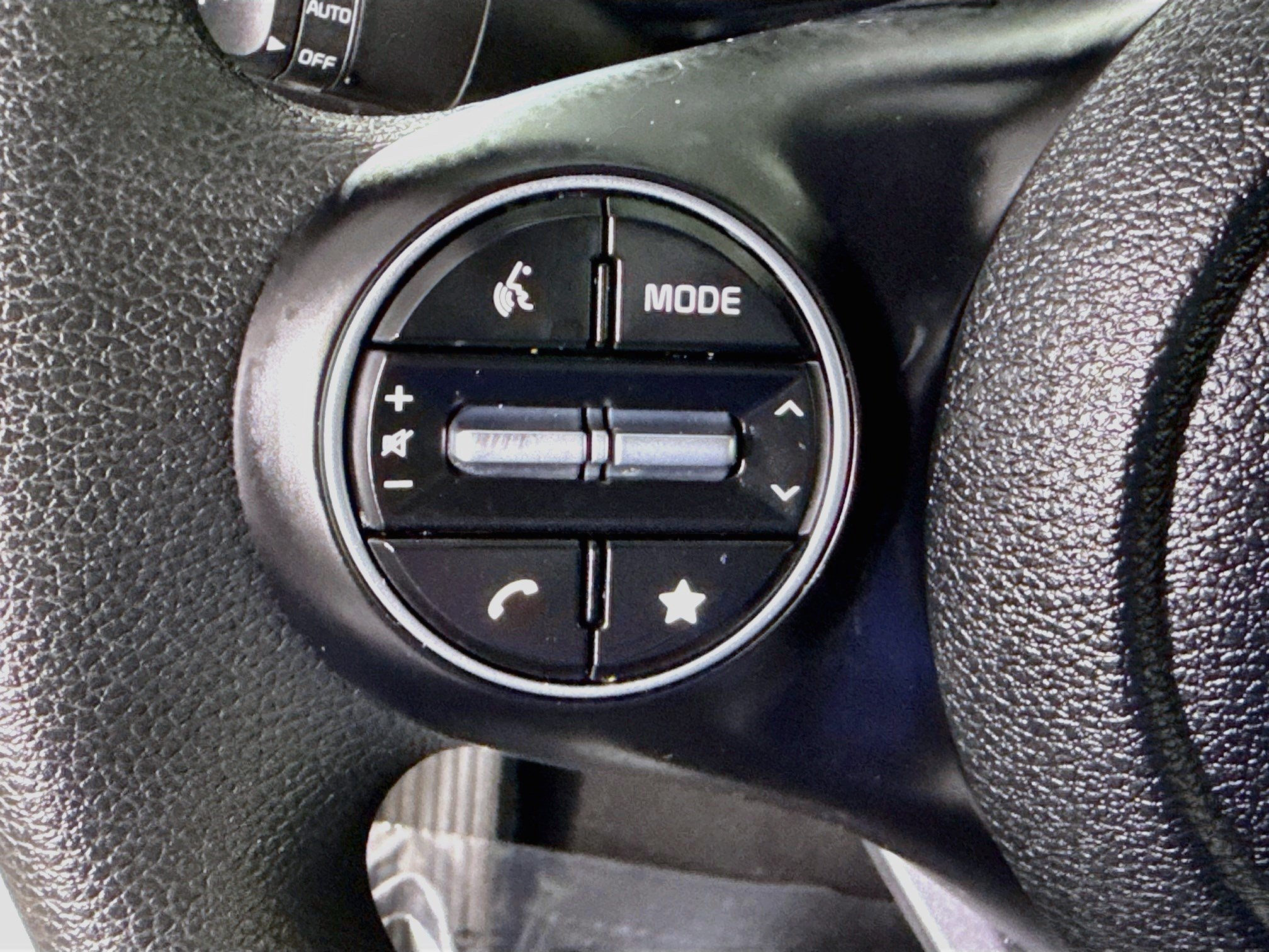 Used 2025 Kia Soul LX FWD image 14