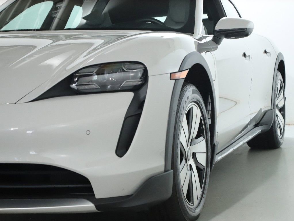 Used 2022 Porsche Taycan 4S AWD/4WD image 4