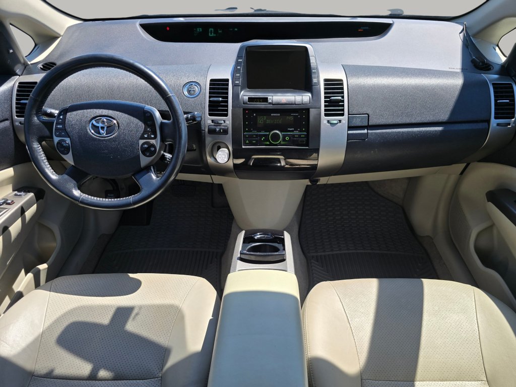 Used 2007 Toyota Prius Touring FWD image 2