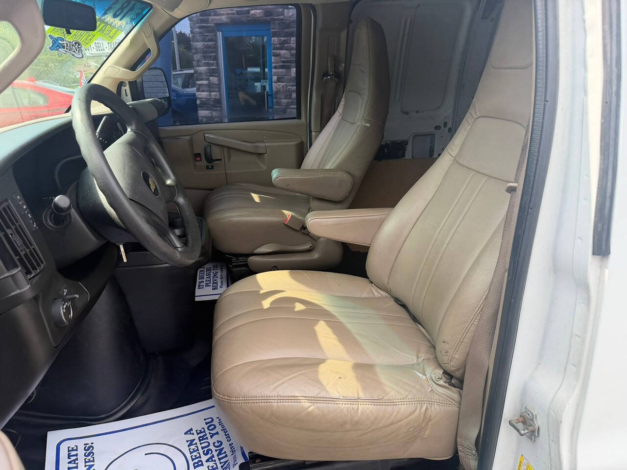 Used 2018 Chevrolet Express 2500 Extended RWD image 17