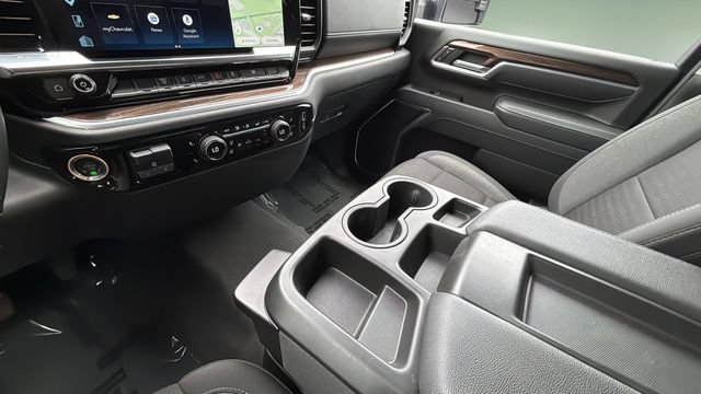 Used 2025 Chevrolet Silverado 2500 LT w/ Convenience Package AWD/4WD image 15