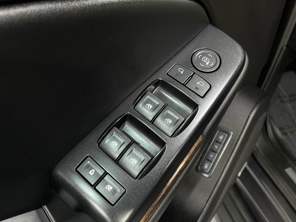 Used 2017 Chevrolet Suburban LT image 15