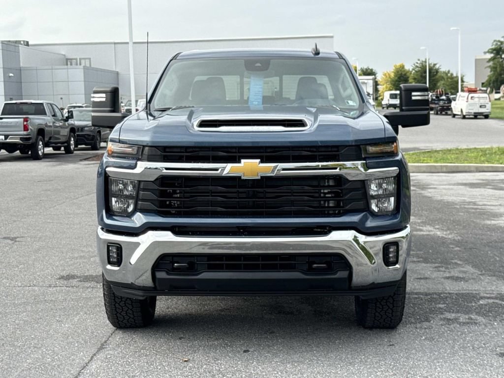 New 2026 Chevrolet Silverado 3500 LT w/ Leather Package AWD/4WD image 16