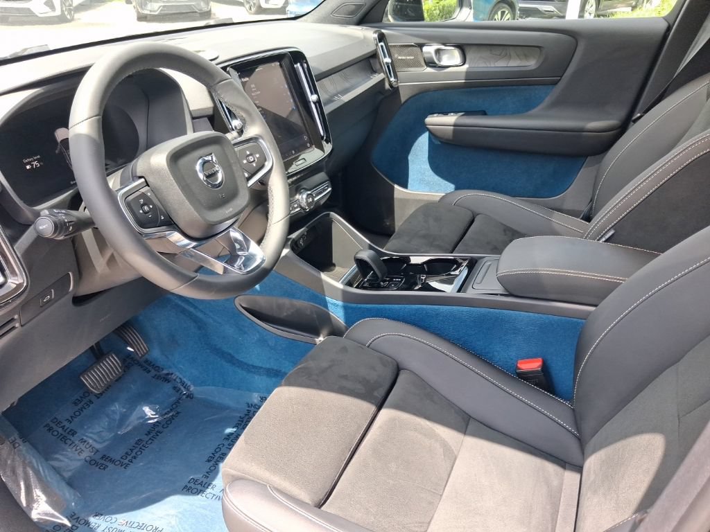 Used 2023 Volvo C40 P8 Recharge Ultimate AWD/4WD image 13