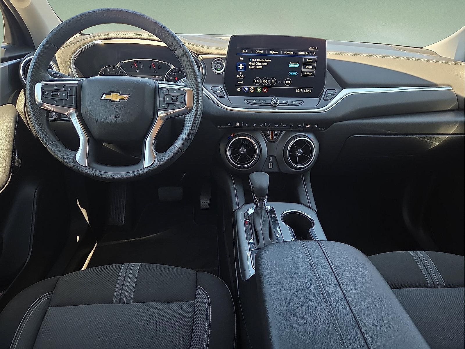Used 2025 Chevrolet Blazer LT FWD image 11
