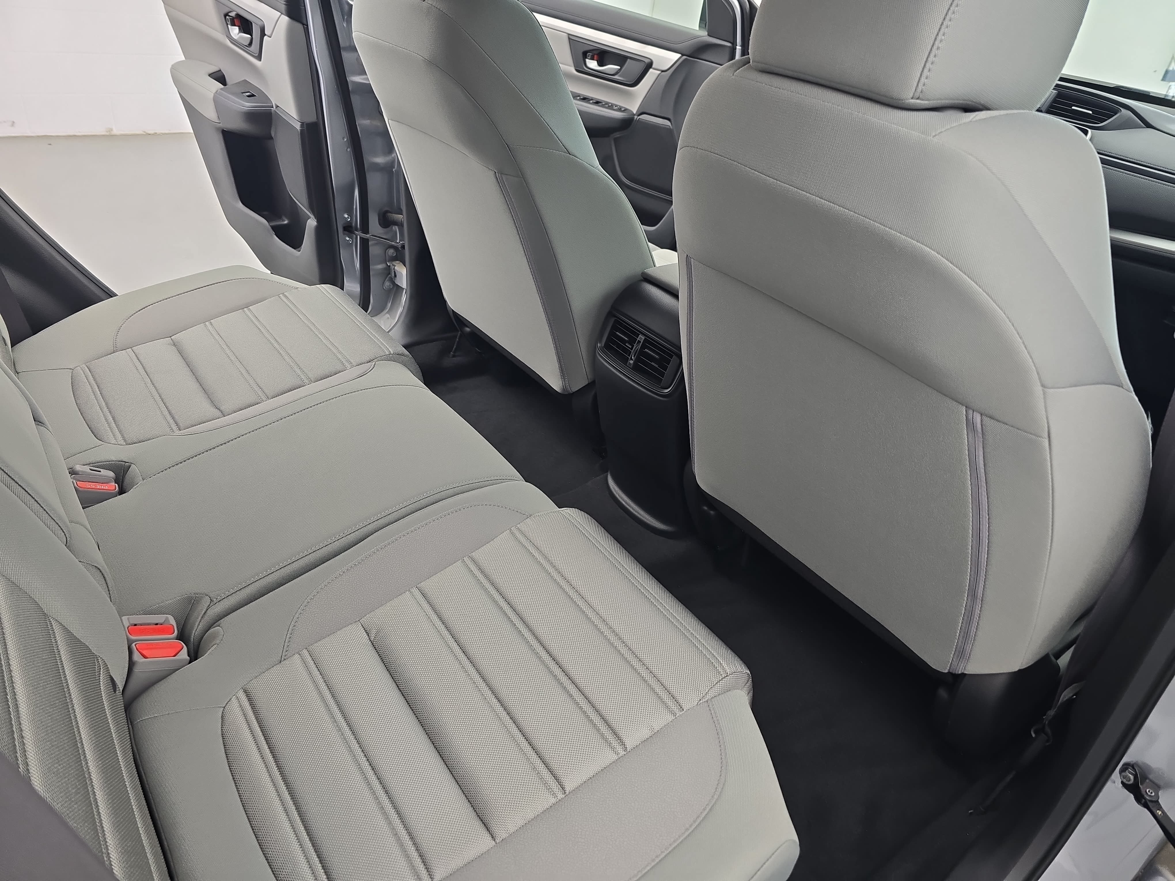 Used 2020 Honda CR-V LX image 11