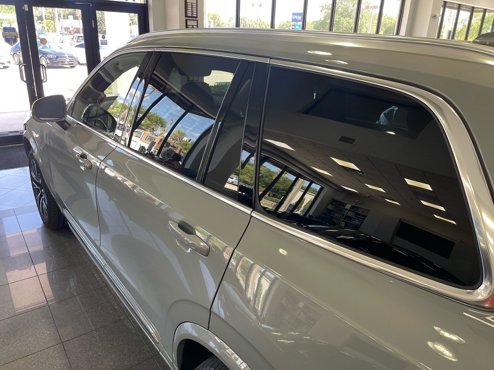 Used 2025 Volvo XC90 T8 Plus w/ Protection Package Premier AWD/4WD image 14