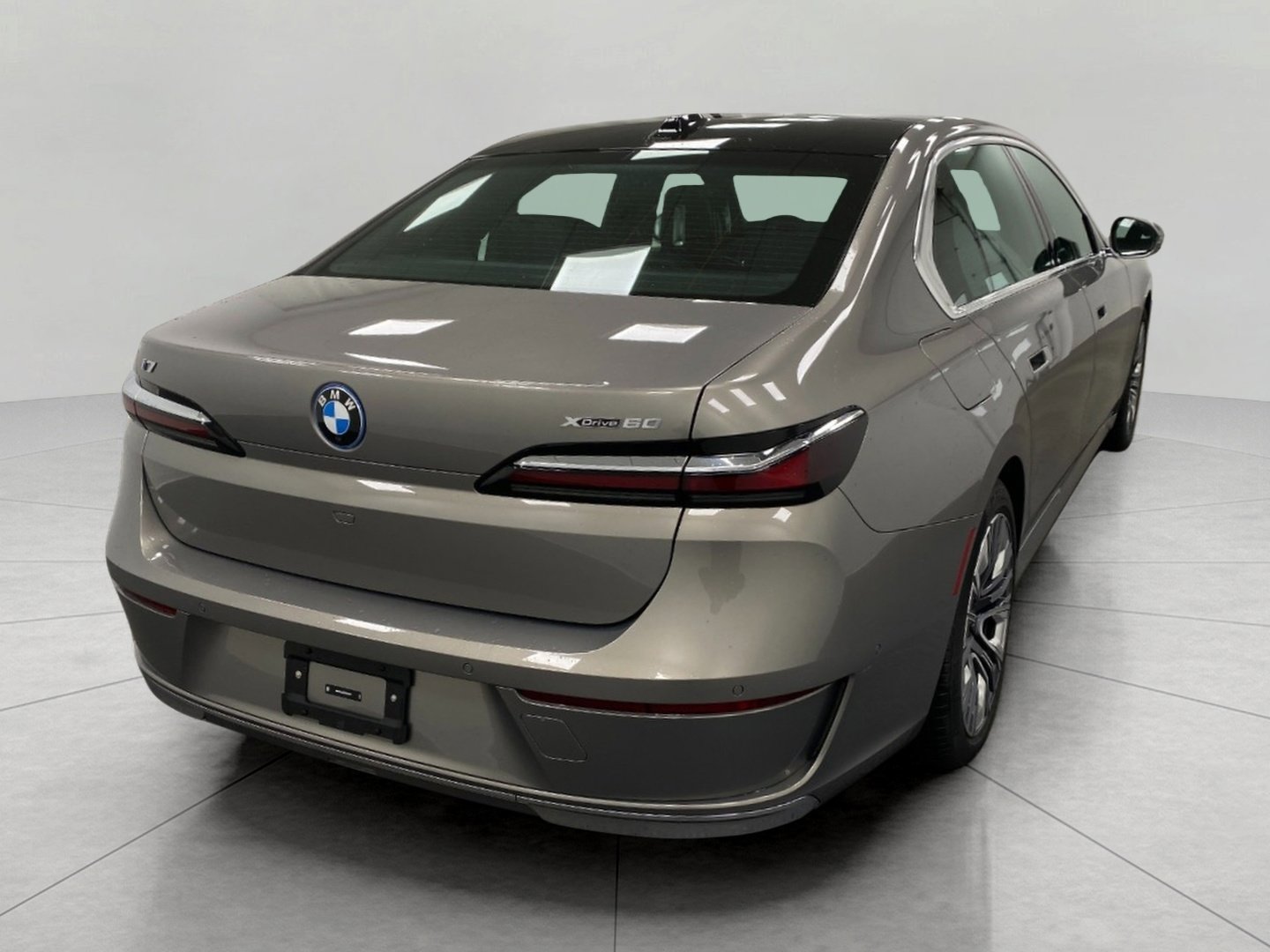 Used 2024 BMW i7 xDrive60 image 25