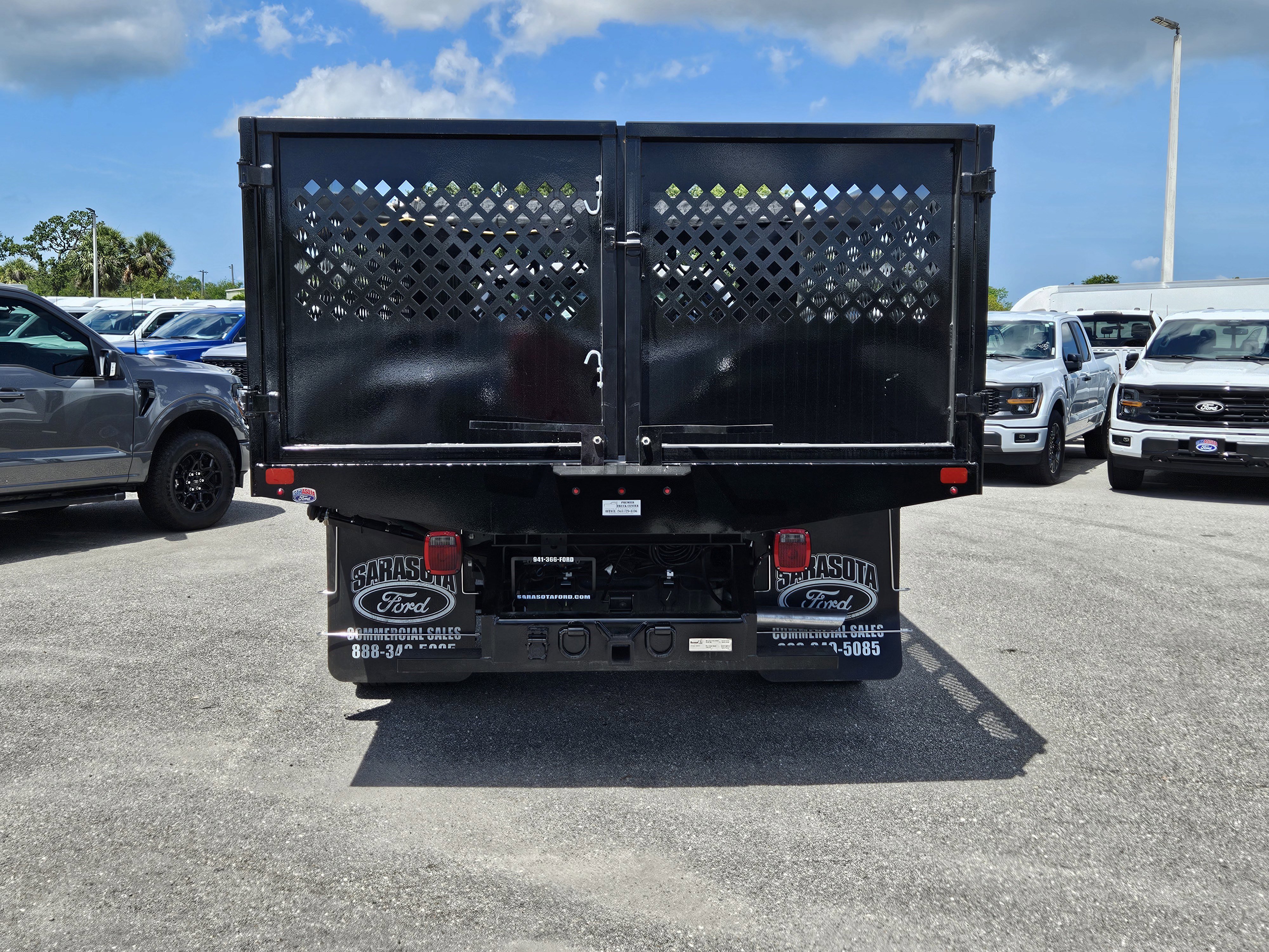 New 2025 Ford F450 XL w/ XL Chrome Package RWD image 6