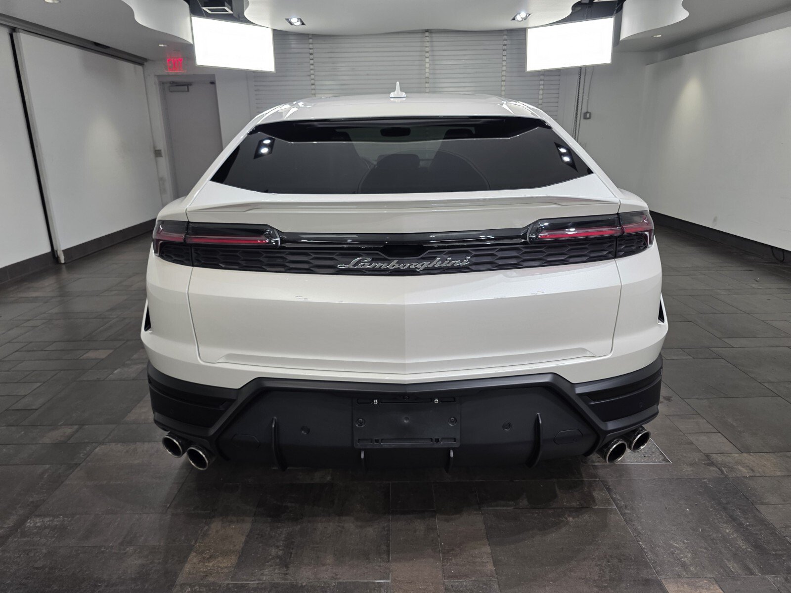 Used 2026 Lamborghini Urus SE AWD/4WD image 5