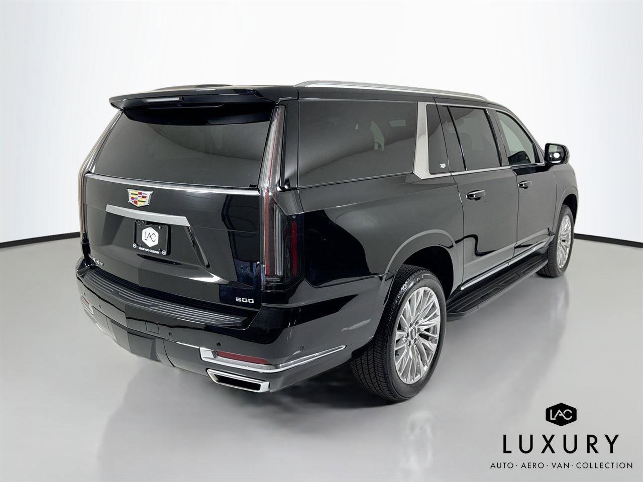 Used 2025 Cadillac Escalade ESV Premium Luxury image 6