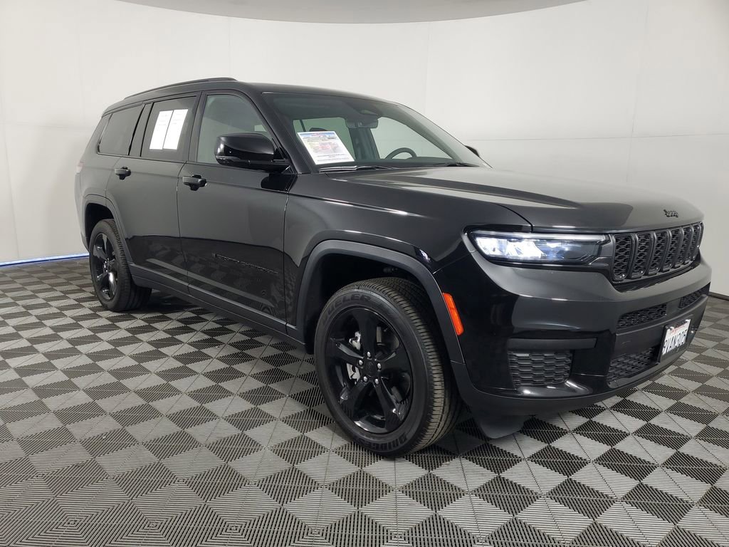 Used 2025 Jeep Grand Cherokee L Altitude image 2