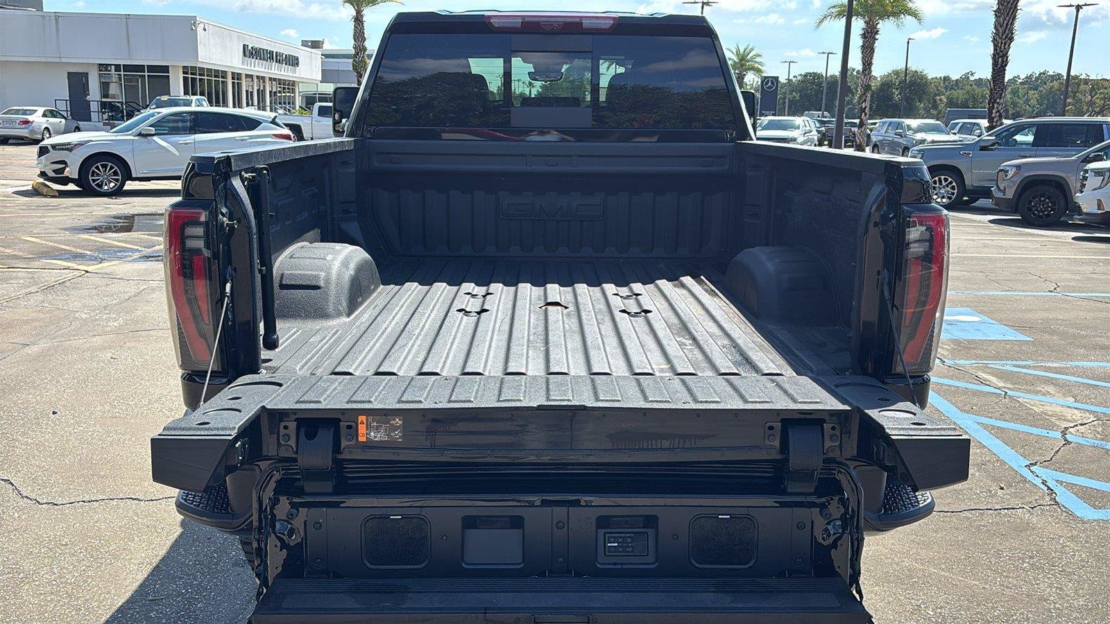 Certified 2025 GMC Sierra 2500 AT4X AWD/4WD image 7