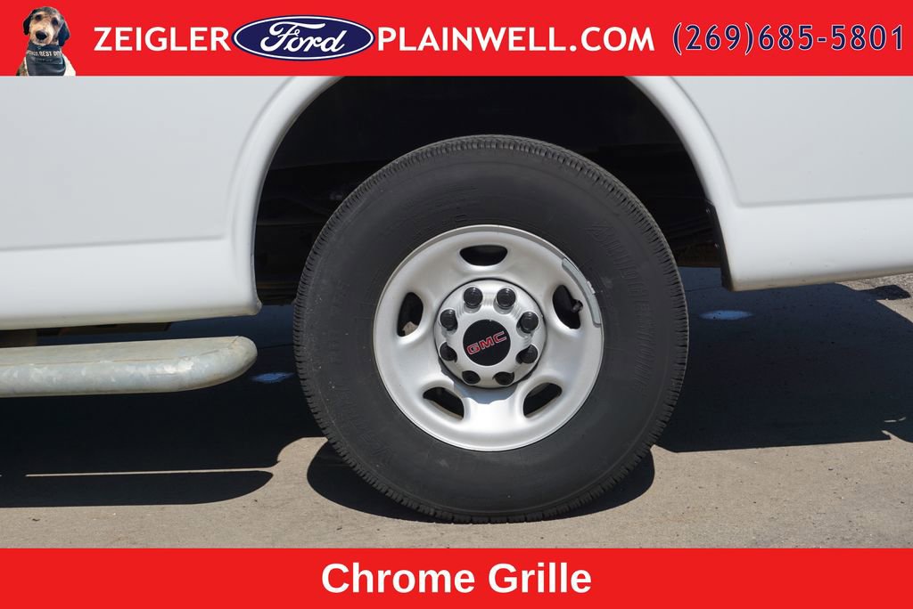 Used 2024 GMC Savana 2500 w/ Driver Convenience Package RWD image 9