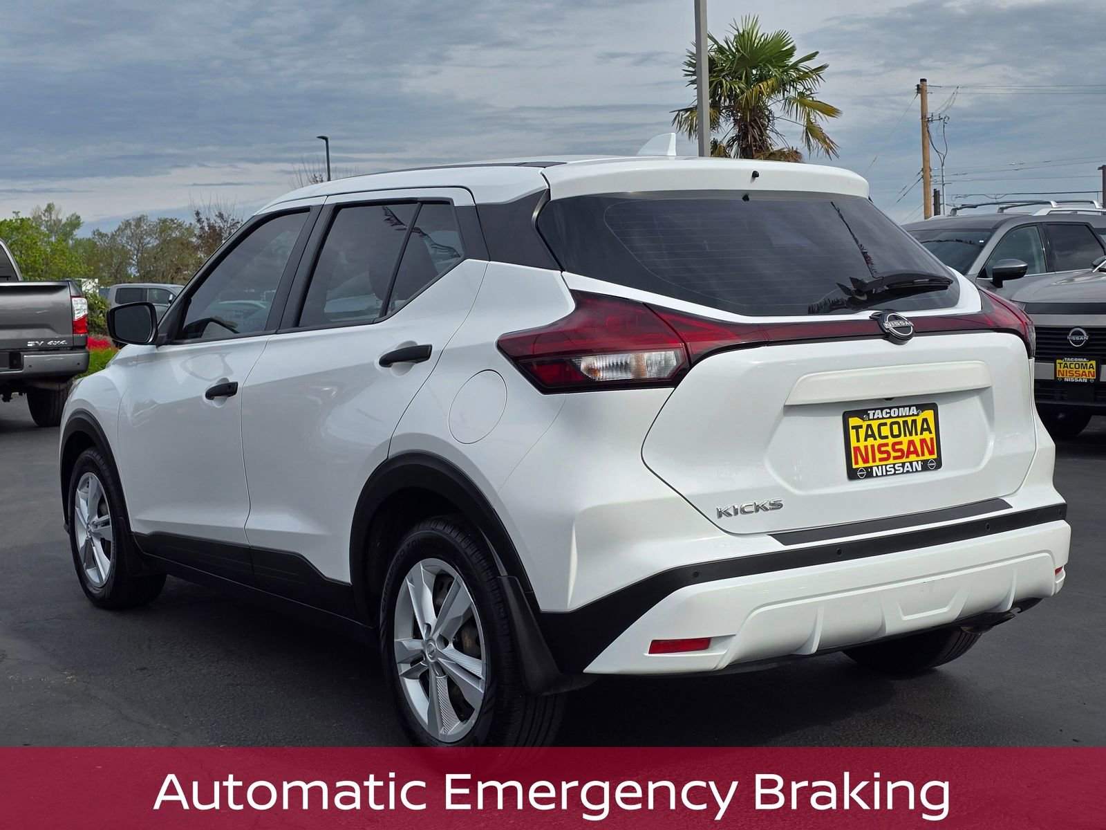 Used 2022 Nissan Kicks S FWD image 3