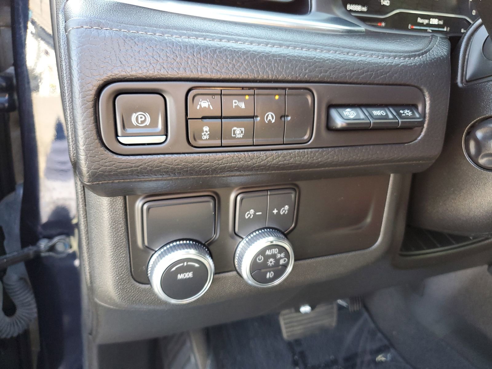 Used 2023 GMC Yukon Denali image 27