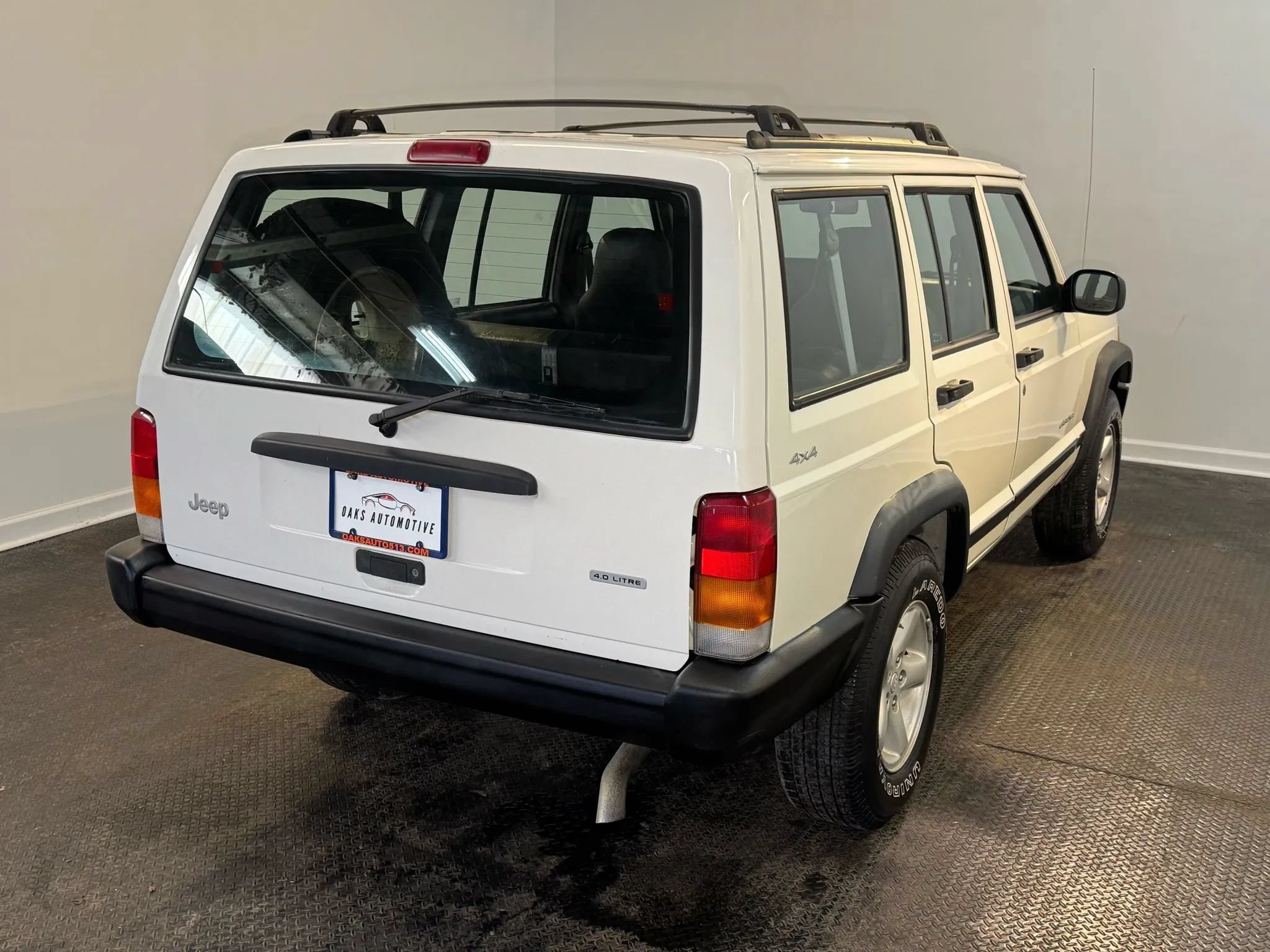 Used 2000 Jeep Cherokee SE AWD/4WD image 4