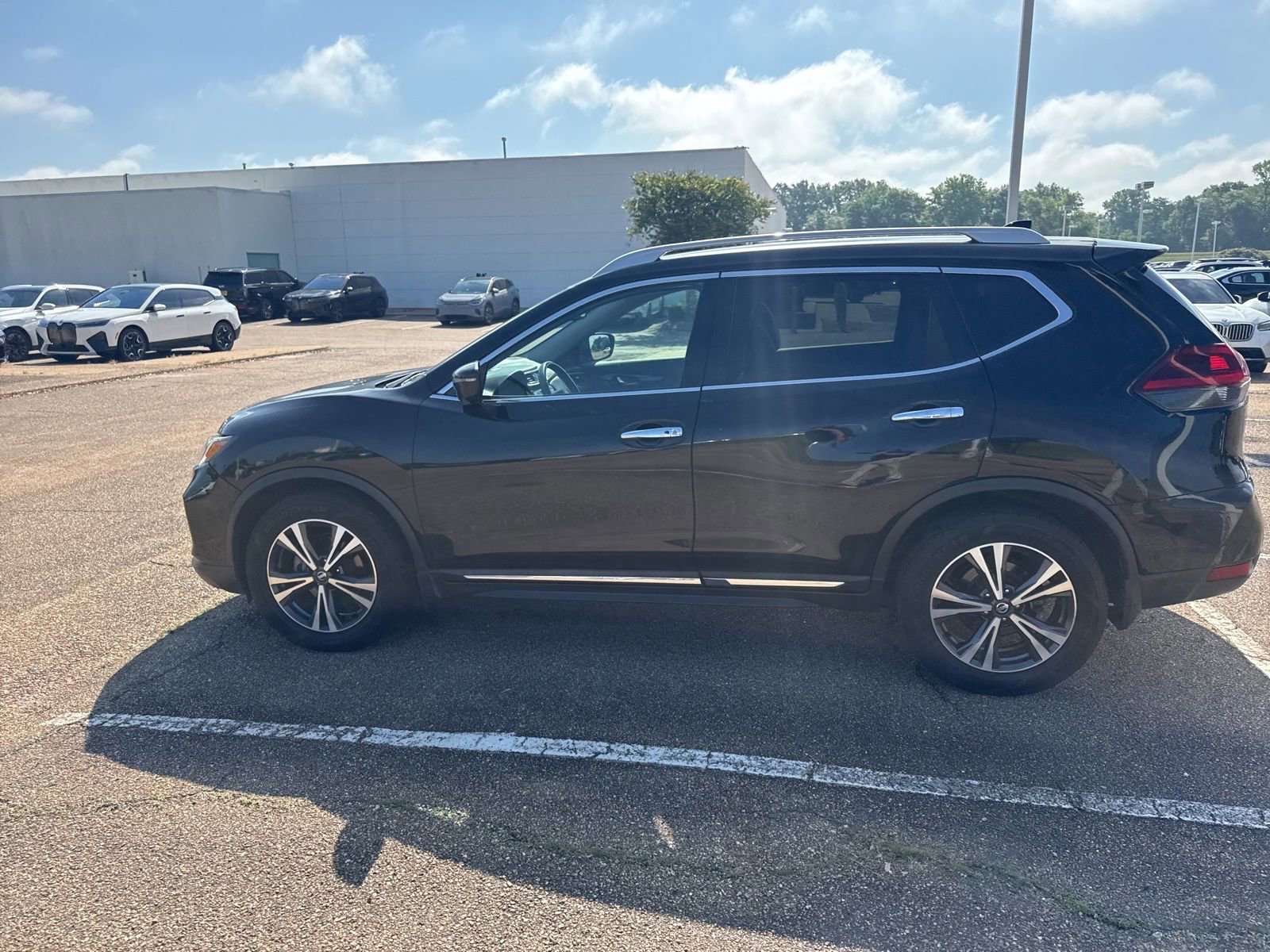 Used 2018 Nissan Rogue SL FWD image 8