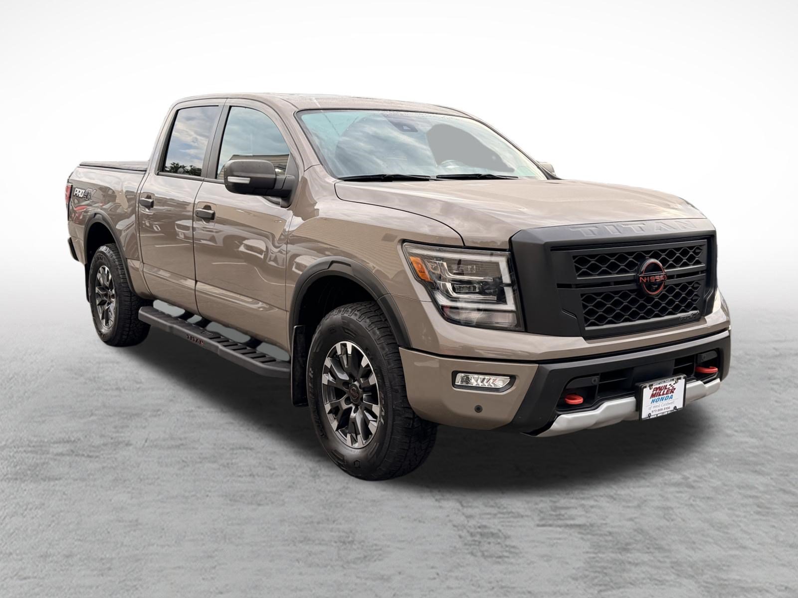 Used 2023 Nissan Titan PRO-4X w/ Pro-4x Convenience Package AWD/4WD image 3