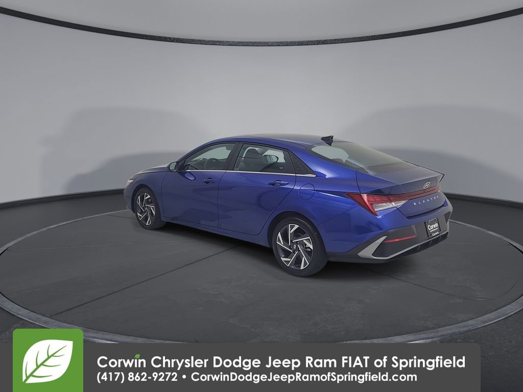 Used 2025 Hyundai Elantra SEL image 11